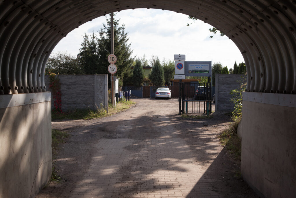 przejście do ogródków działkowych Kajka